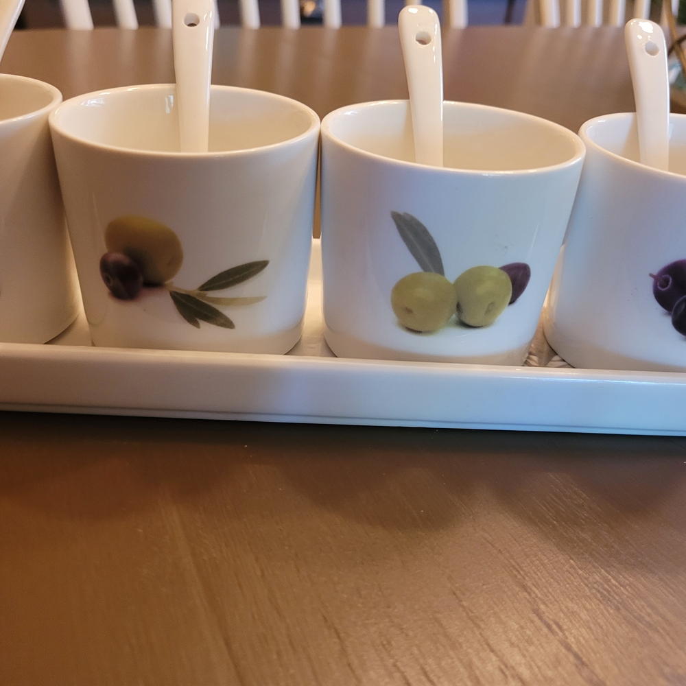 Olive Design Serveware Set - Picture 4 of 9